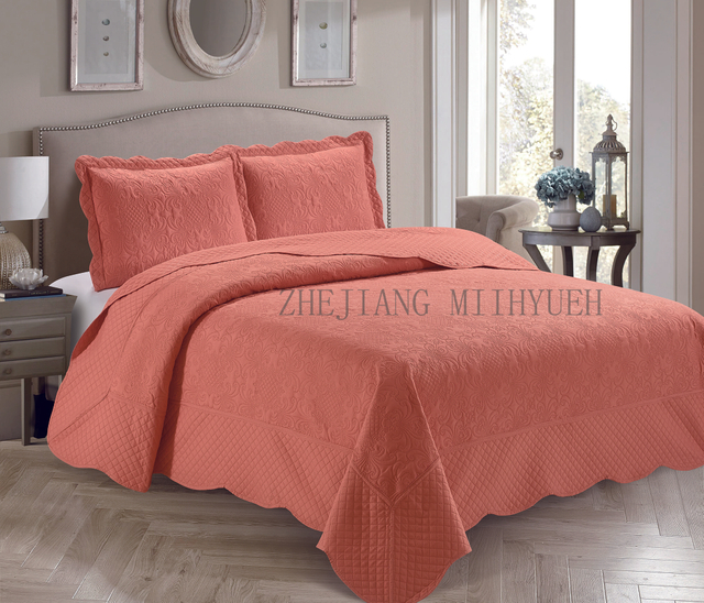 Solid Microfiber Ultrasonic Quilt with Border