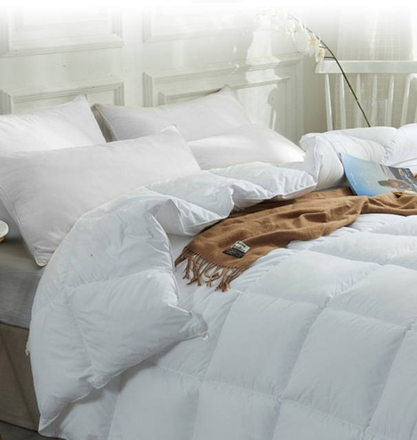 White Microfiber Stitching Comforter 