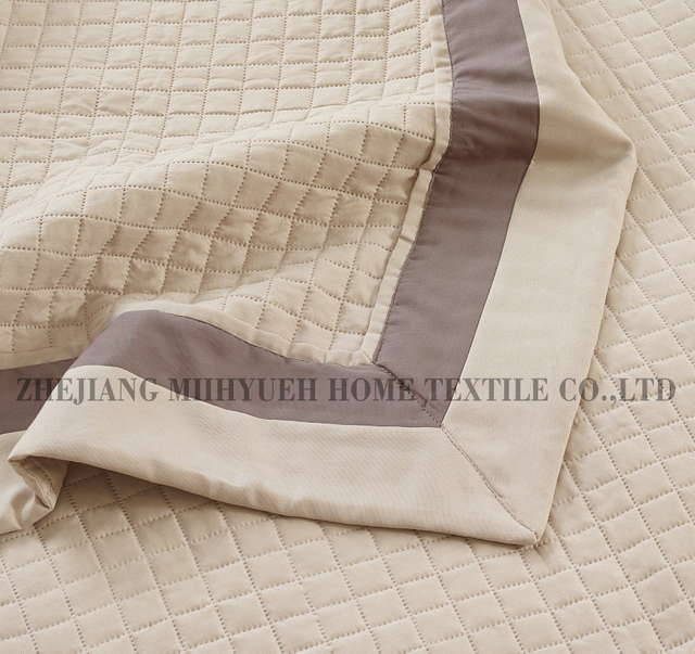 Double Border Microfiber Ultrasonic Bedspread