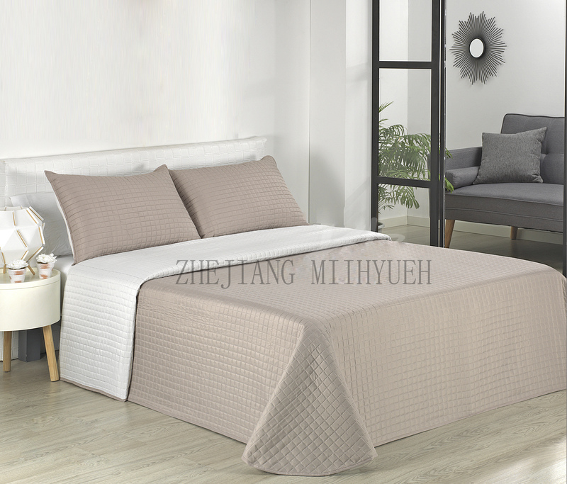 Solid Microfiber Basic Ultrasonic Quilt