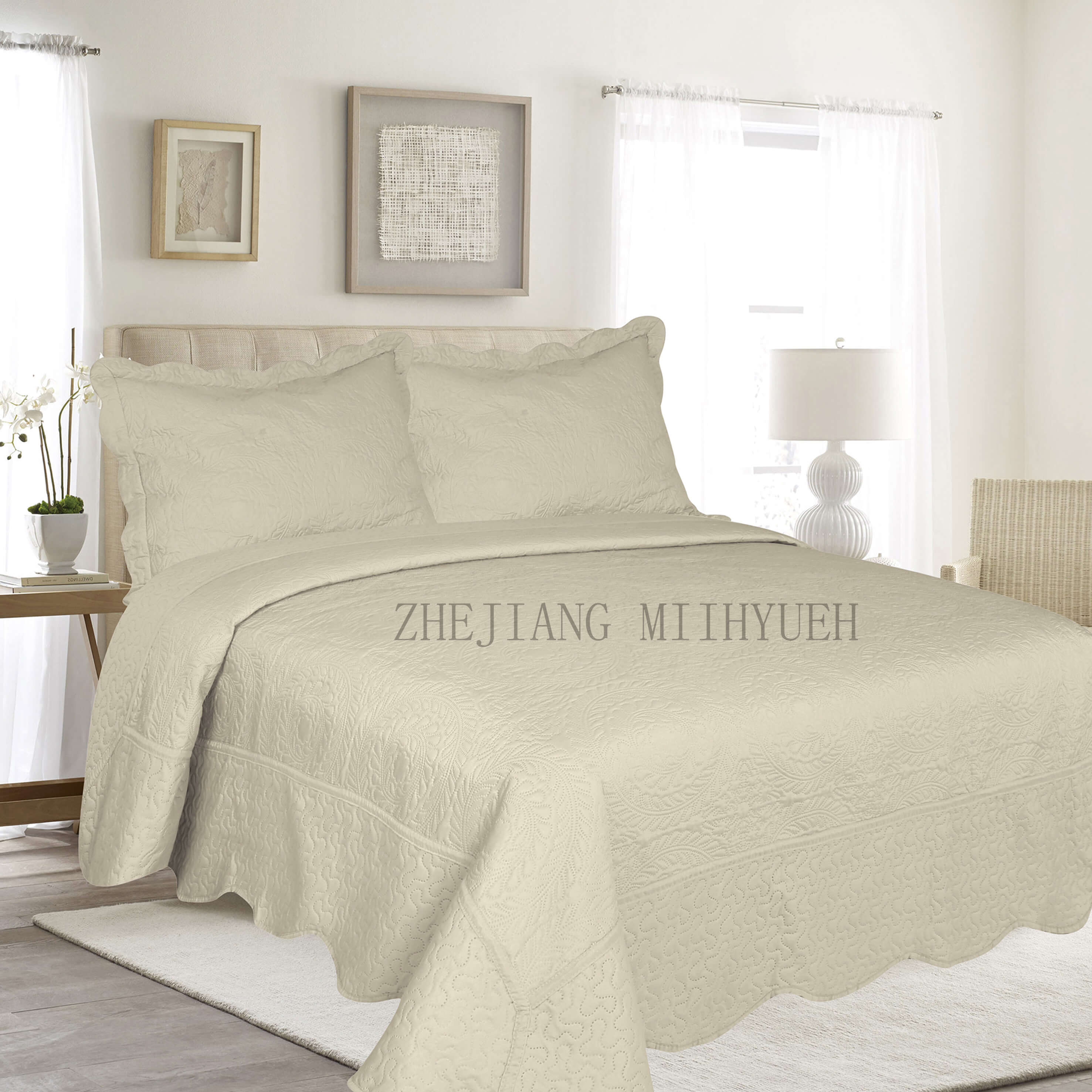 Solid Microfiber Ultrasonic Quilt with Border