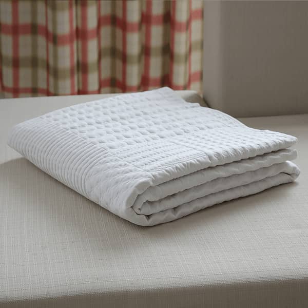 Solid Microfiber Embroidery Quilt