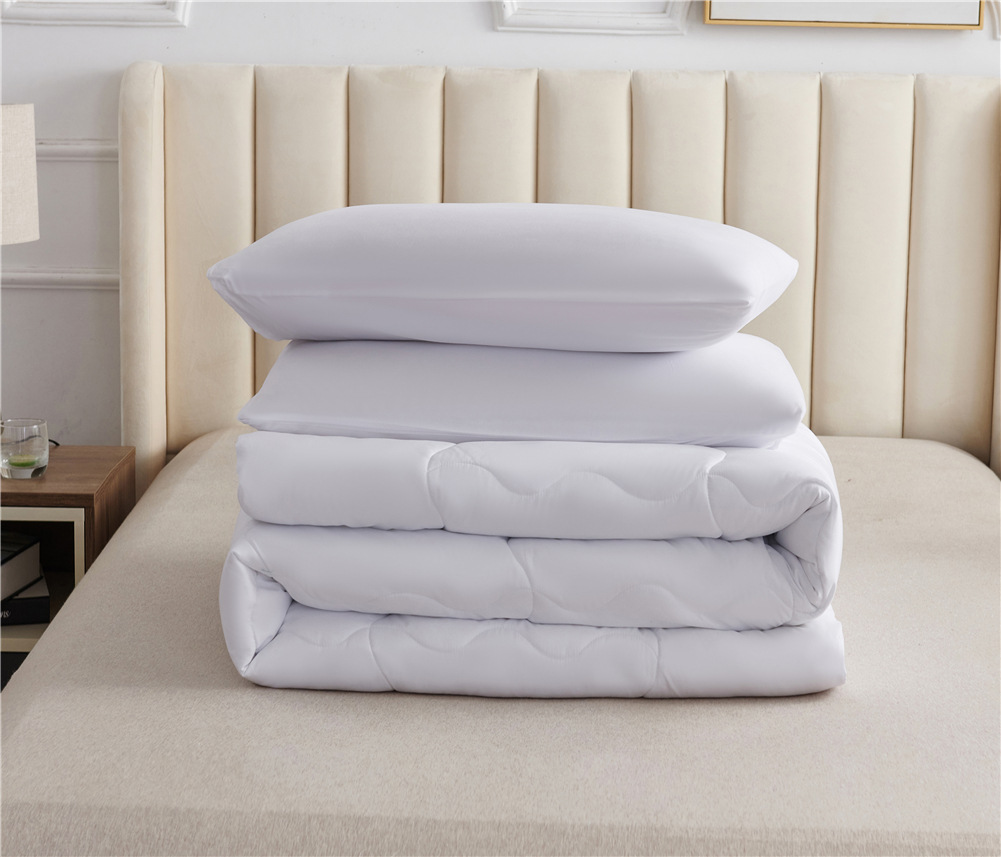 White Microfiber Stitching Comforter 