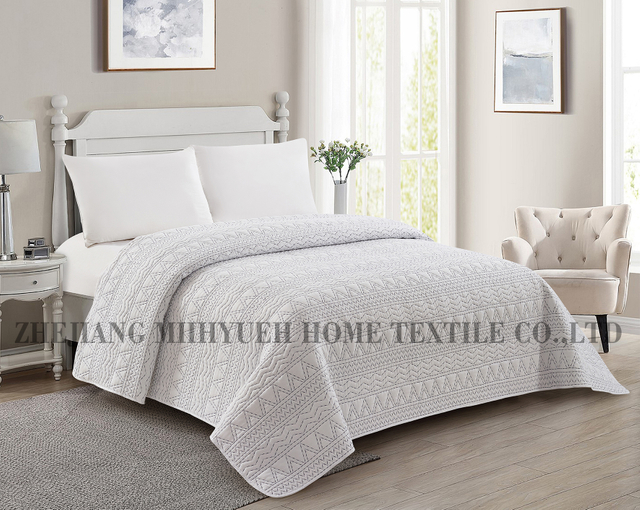 Solid Microfiber Embroidery Quilt White fabric Dark blue Line