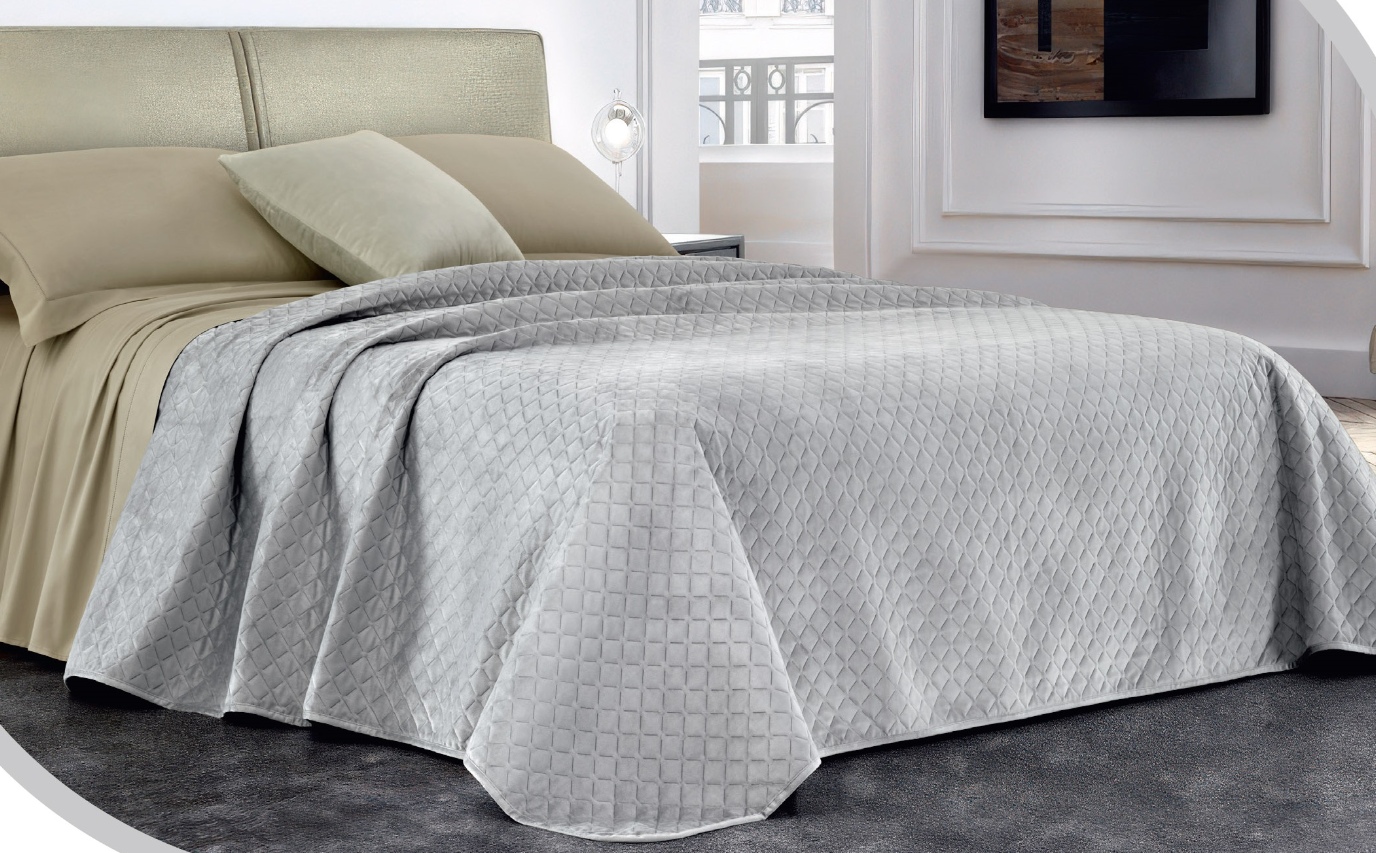 Dutch Velvet Ultrasonic Bedspread Set